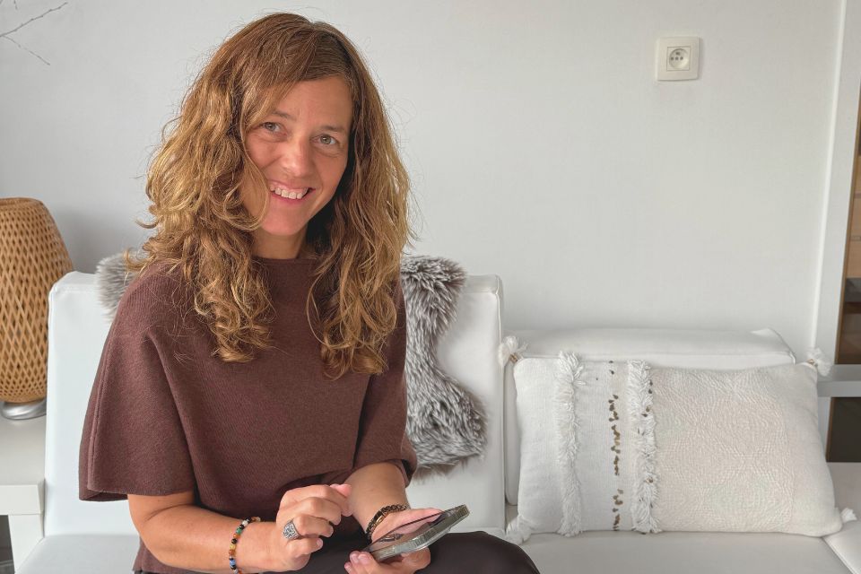 Inner Glow Lifestyle_app_indoor_960 x 640 Inner Glow Lifestyle App